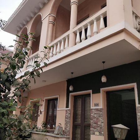 Casa Nirvana Noida Extérieur photo
